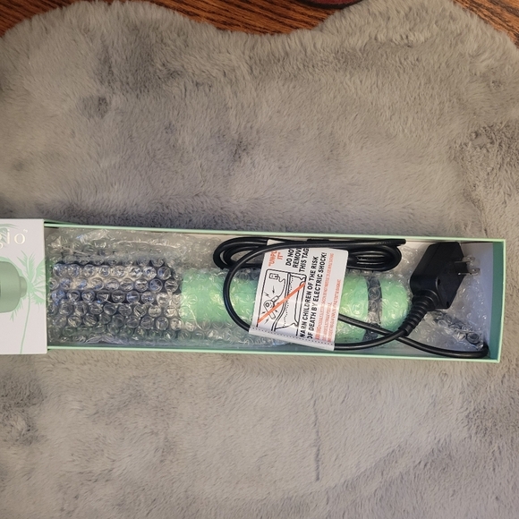 Adagio Professional Blowout Brush, 2", Seafoam Green - Picture 8 of 12